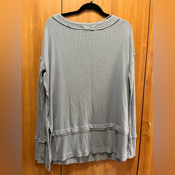 Women’s Free People gray/ light blue wide neck loose tunic top size extra small! - Picture 2 of 7